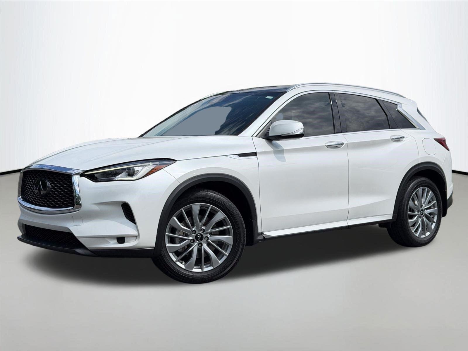 Used 2024 Radiant White INFINITI LUXE image 1