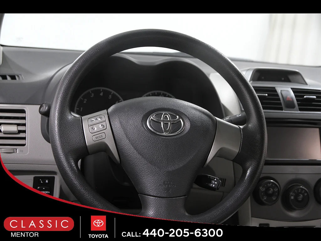 Used 2013 Classic Silver Metallic Toyota LE image 7