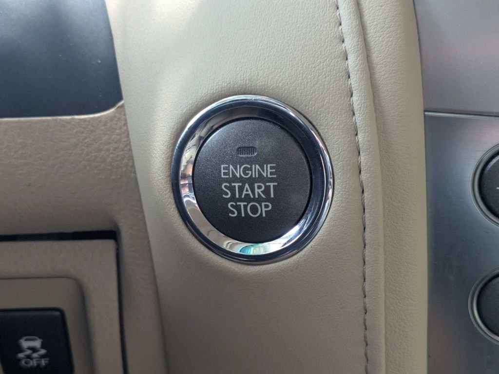 Used 2009 Black Lexus 570 image 33