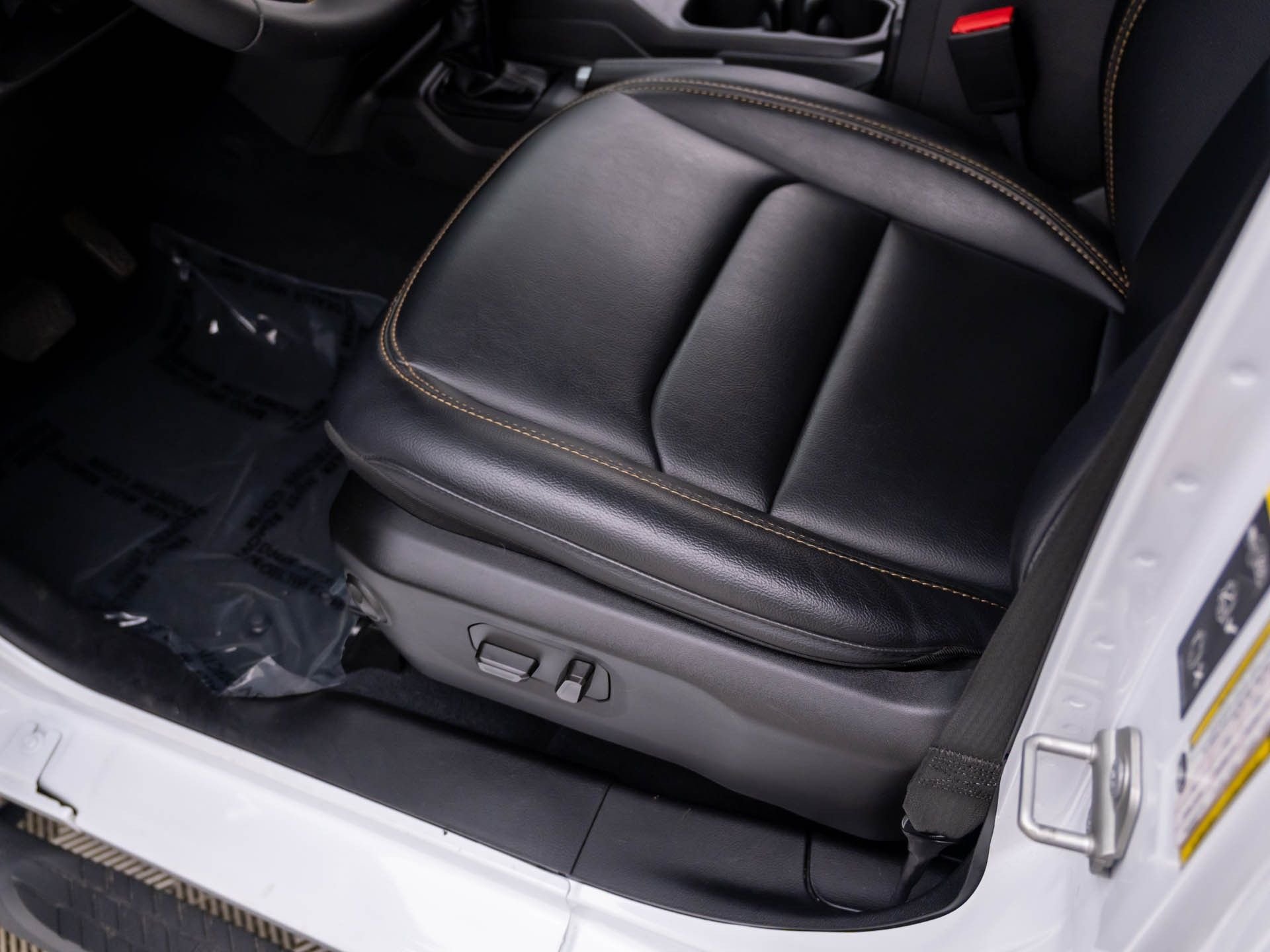 Used 2024 White Jeep Sahara image 15