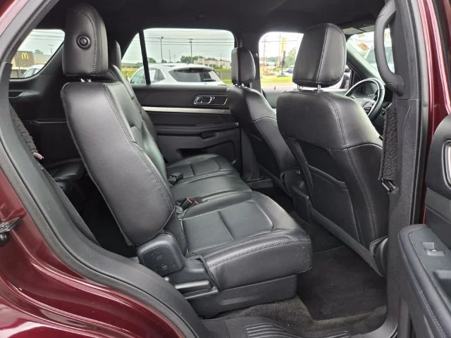 Used 2018 Burgundy Ford XLT image 17