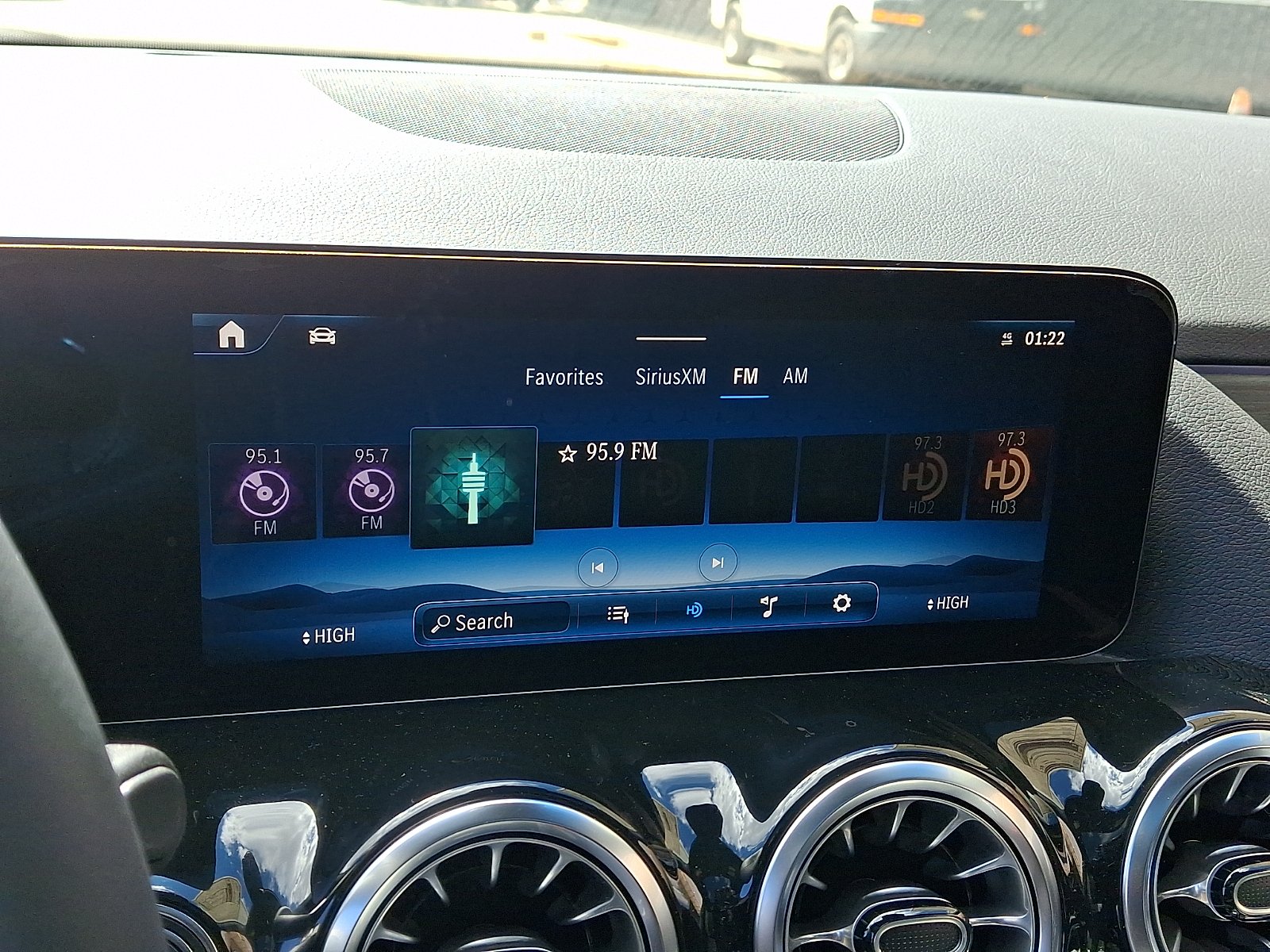 New 2026 Mountain Grey Metallic Mercedes-Benz GLA 250 image 15
