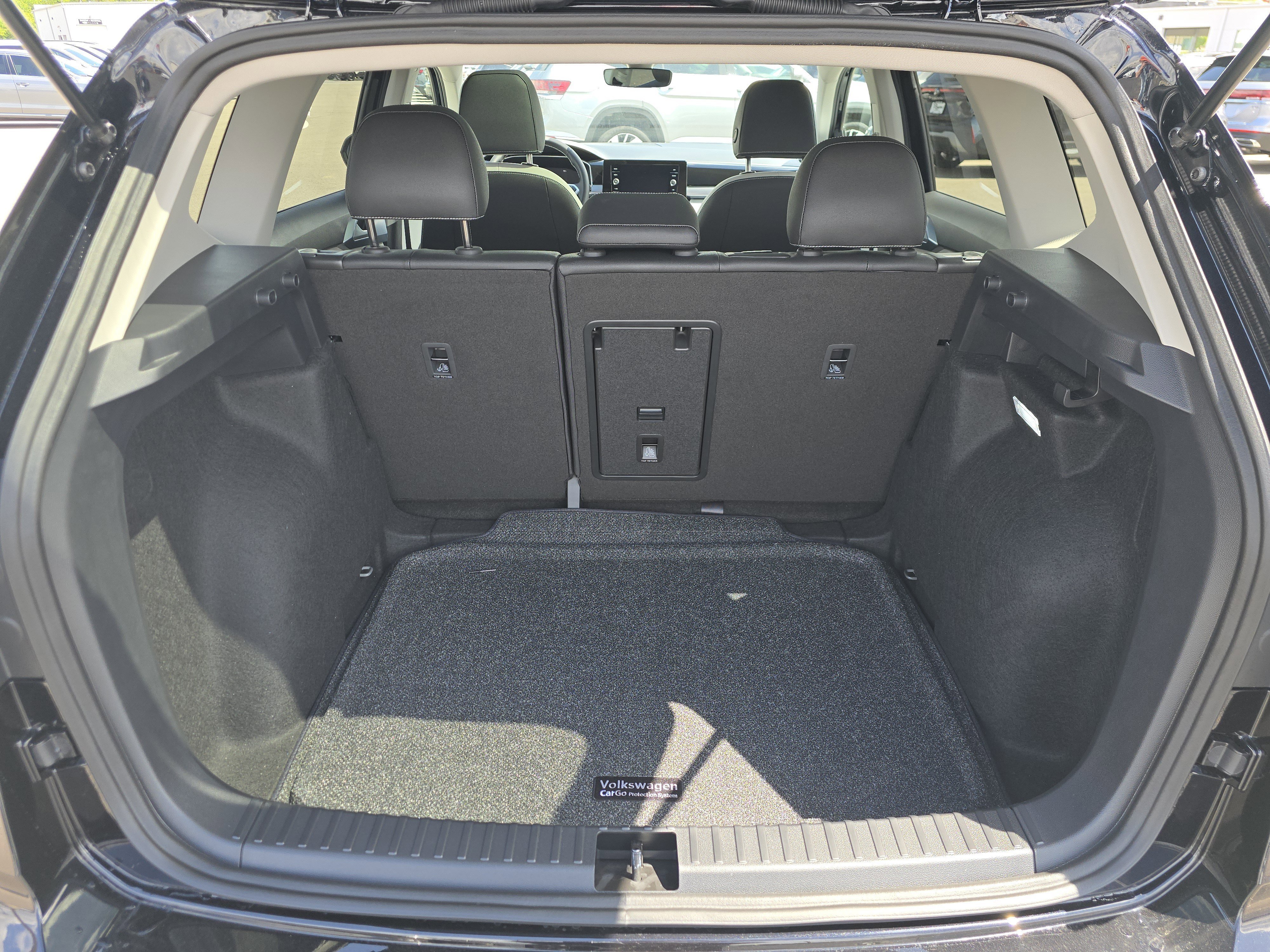 New 2026 Deep Black Pearl Volkswagen SE image 15