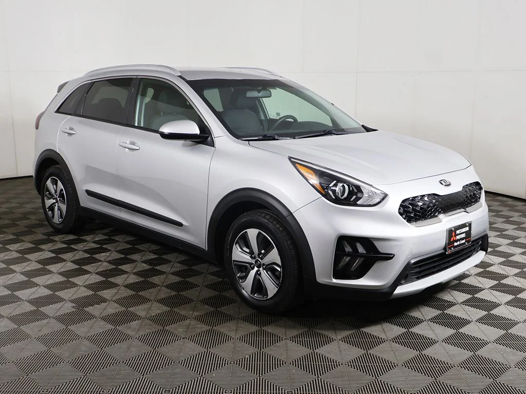 Used 2020 Kia Niro LX with VIN KNDCB3LC8L5397964 for sale in Parma, OH