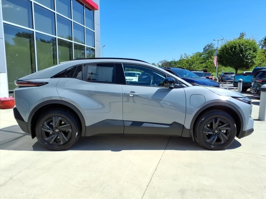 New 2026  Toyota SE image 3