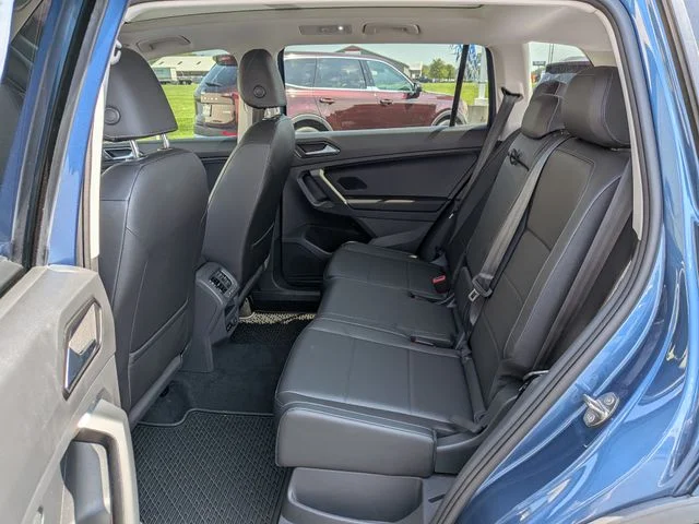 Used 2018 Blue Volkswagen 2.0T SEL image 18