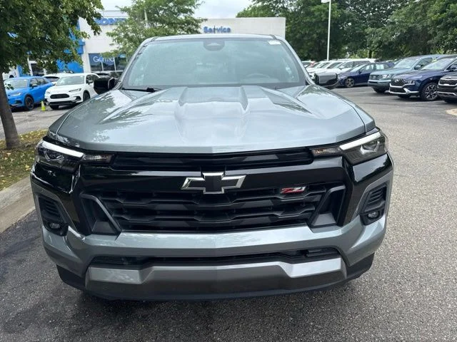 Used 2023 Gray Chevrolet Z71 image 2