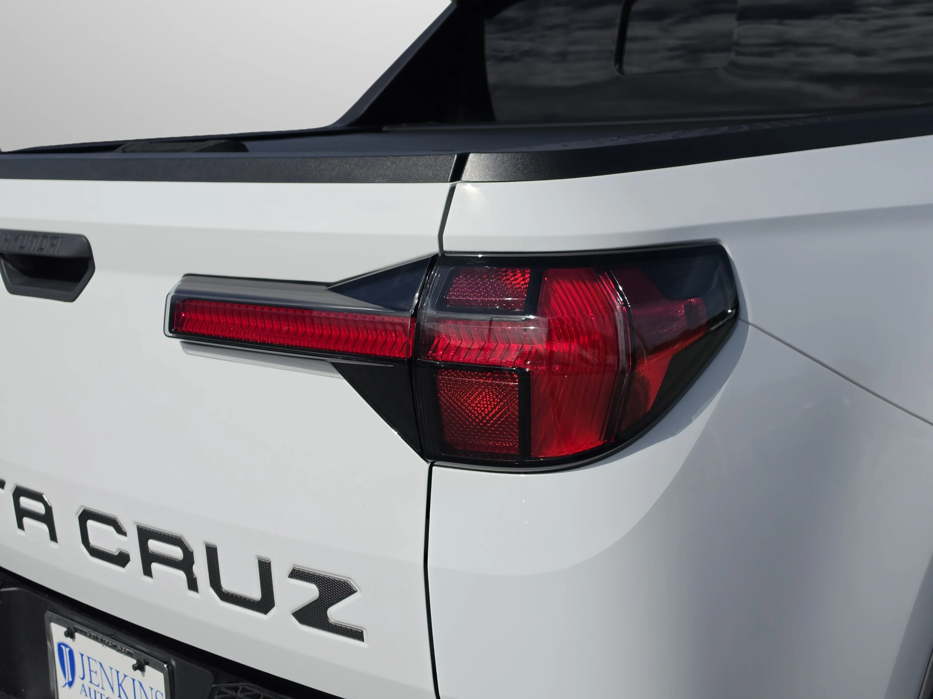 Used 2022 Ice White Hyundai SEL image 14