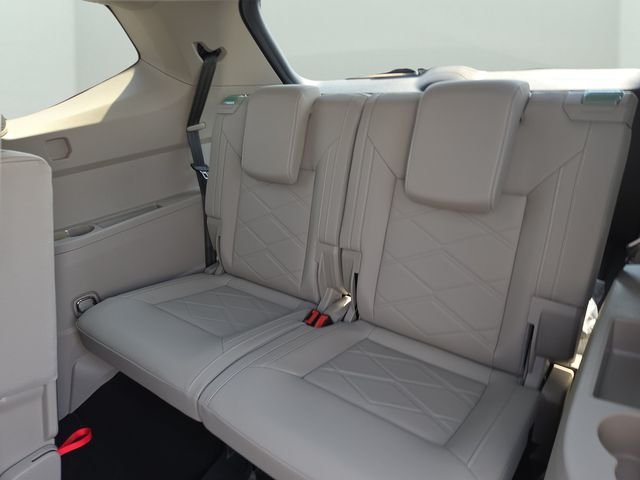 New 2026 White/off-white Volkswagen 2.0T SE image 16