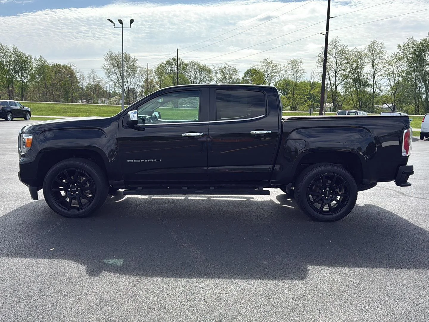 Used 2022 Onyx Black GMC 4WD Denali image 7