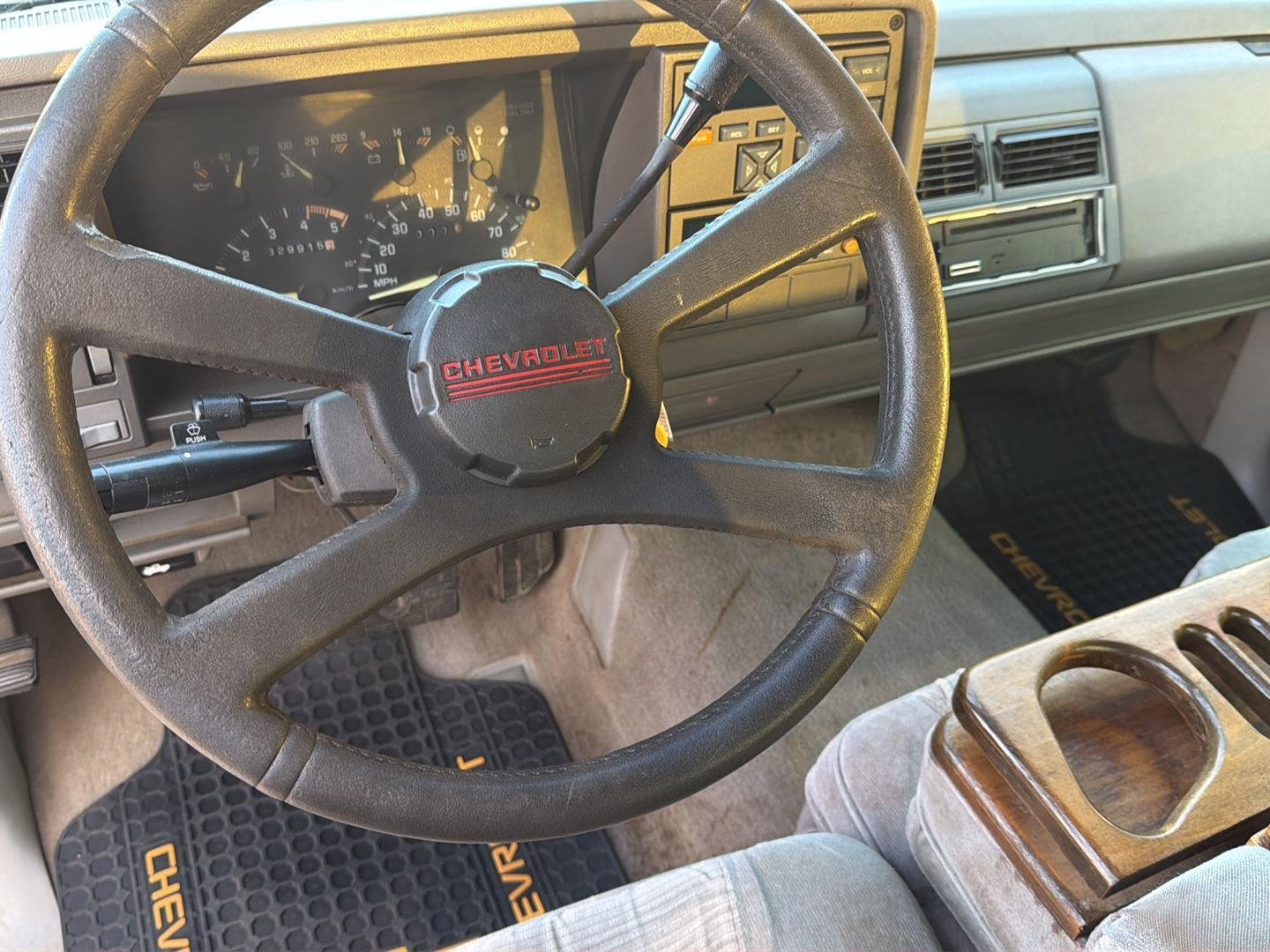 Used 1994 GREEN Chevrolet base image 5
