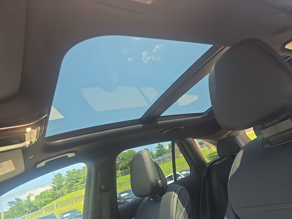 New 2026 Graphite Grey Metallic Mercedes-Benz GLC 300 image 21