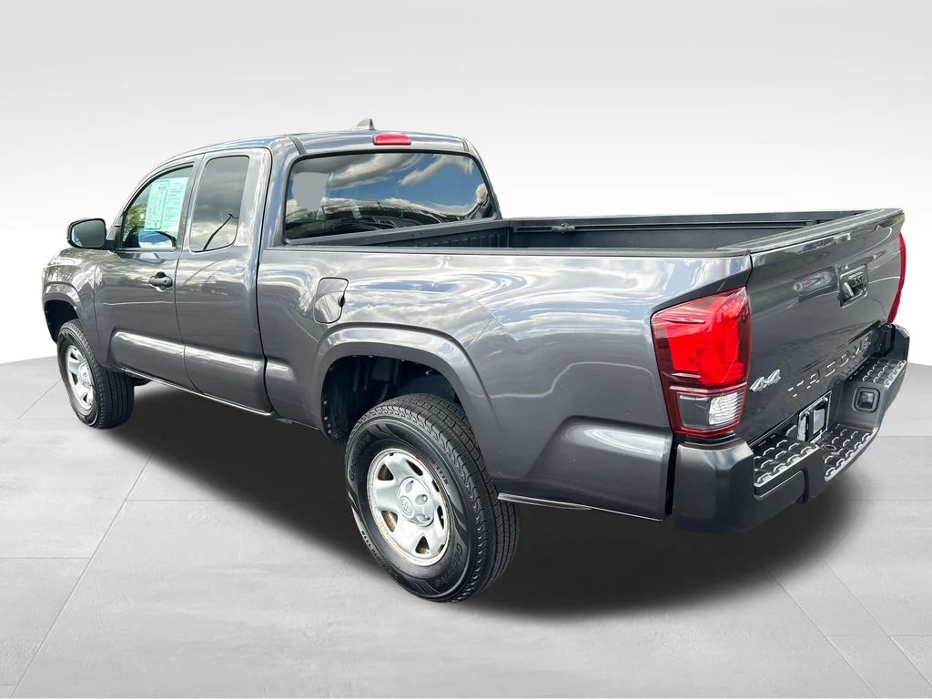 Used 2022 Gray Toyota SR image 4