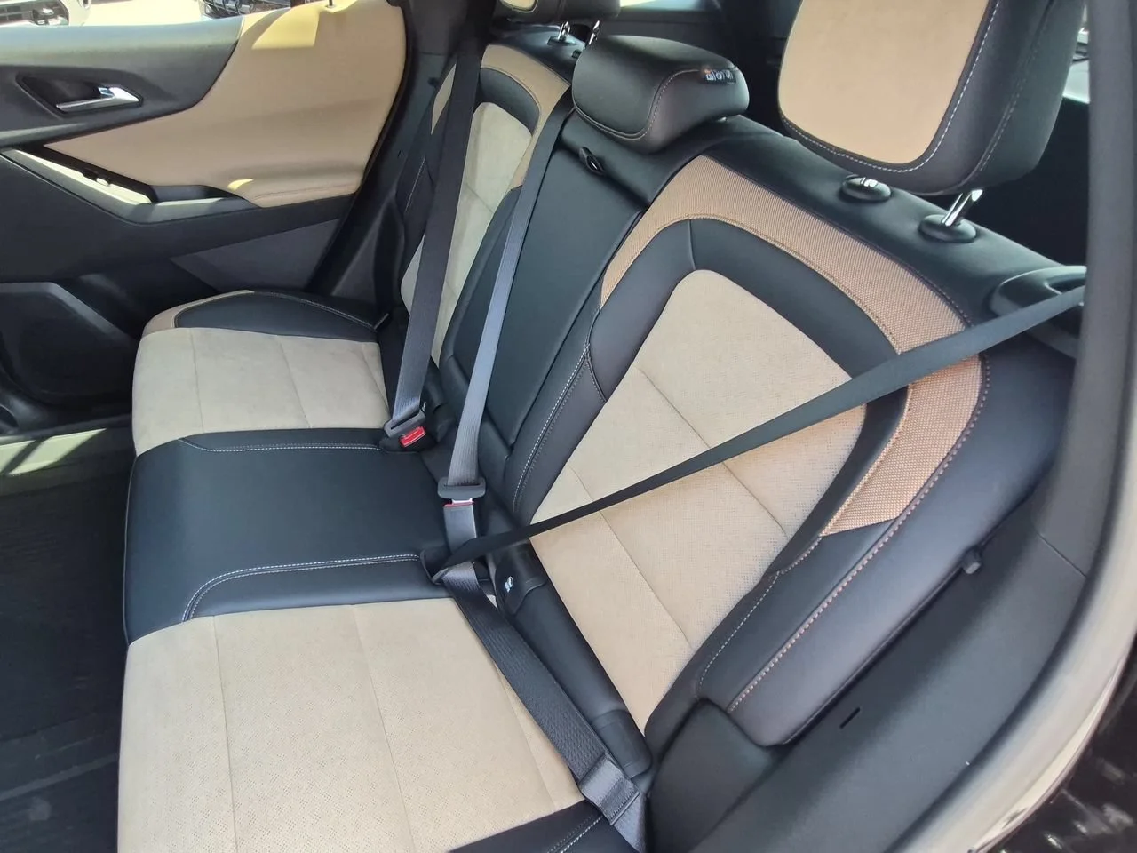 New 2027 Mosaic Black Metallic Chevrolet ACTIV image 24