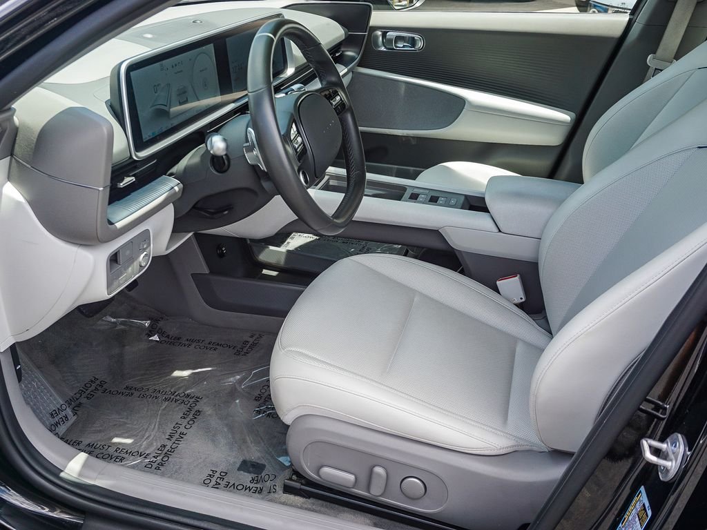 Used 2023 Black Hyundai SEL image 18