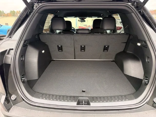 New 2027 Mosaic Black Metallic Chevrolet LT image 6