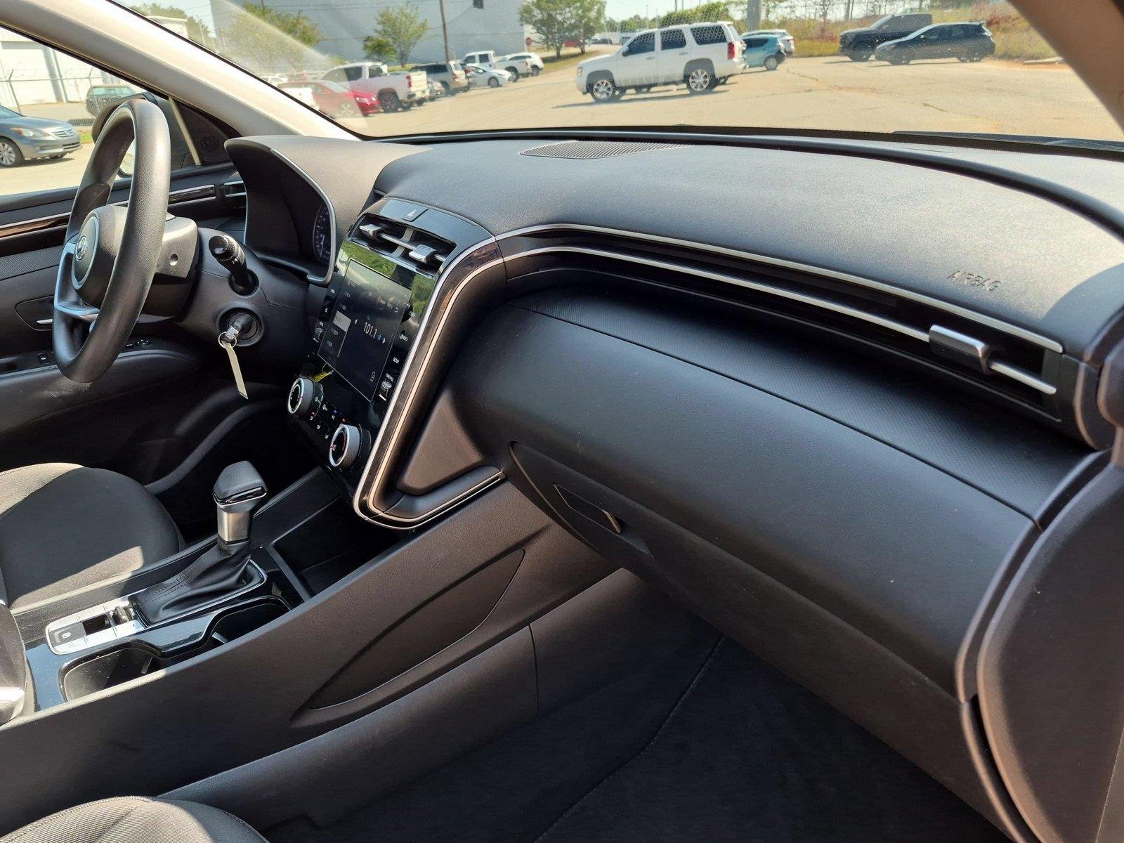 Used 2022 Amazon Gray Hyundai SE image 34