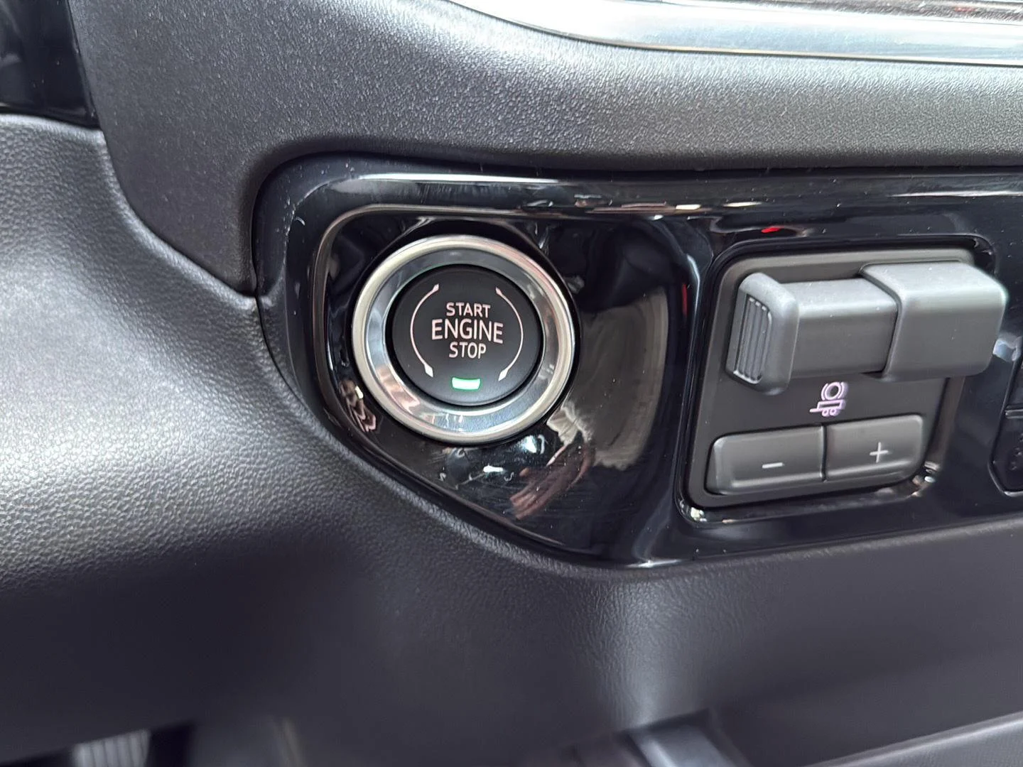 Used 2026 Polar White Tricoat Chevrolet LTZ image 19