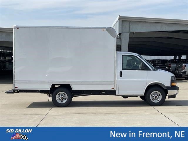 New 2025 Summit White GMC 1WT image 10