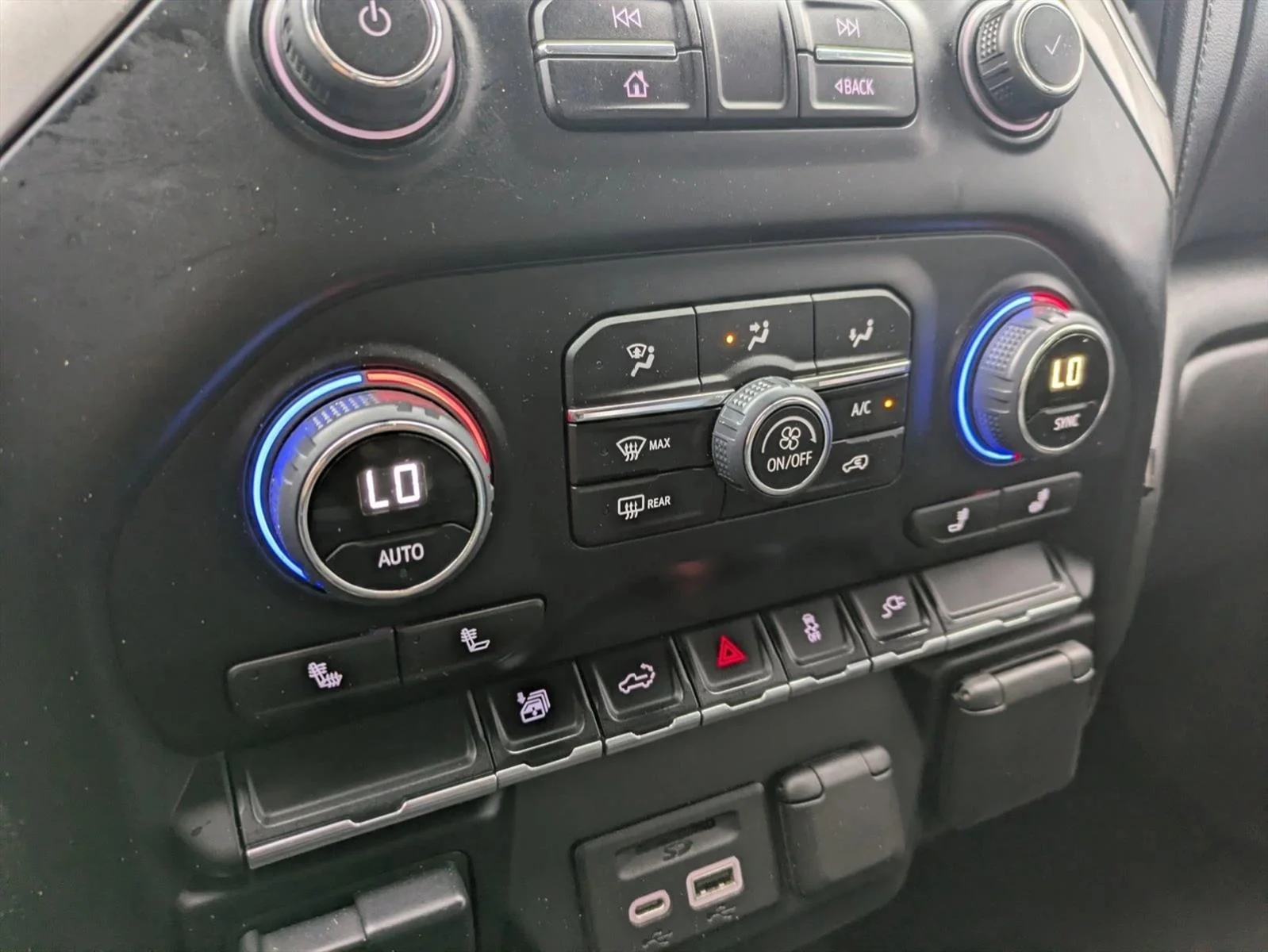 Used 2022 Summit White Chevrolet LT image 12