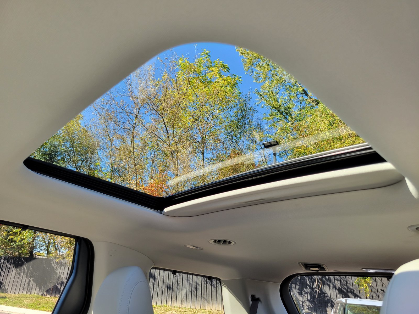 Certified Used 2025 White Kia SX Prestige image 27