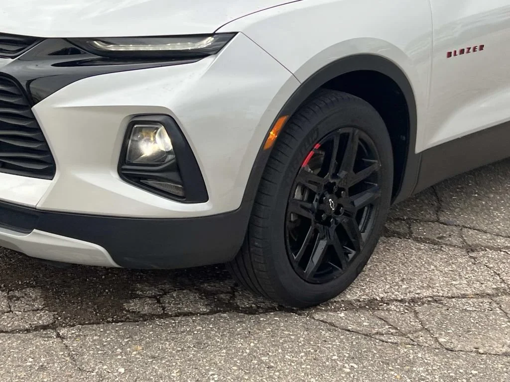 Used 2020 SILVER ICE METALLIC Chevrolet LT image 8