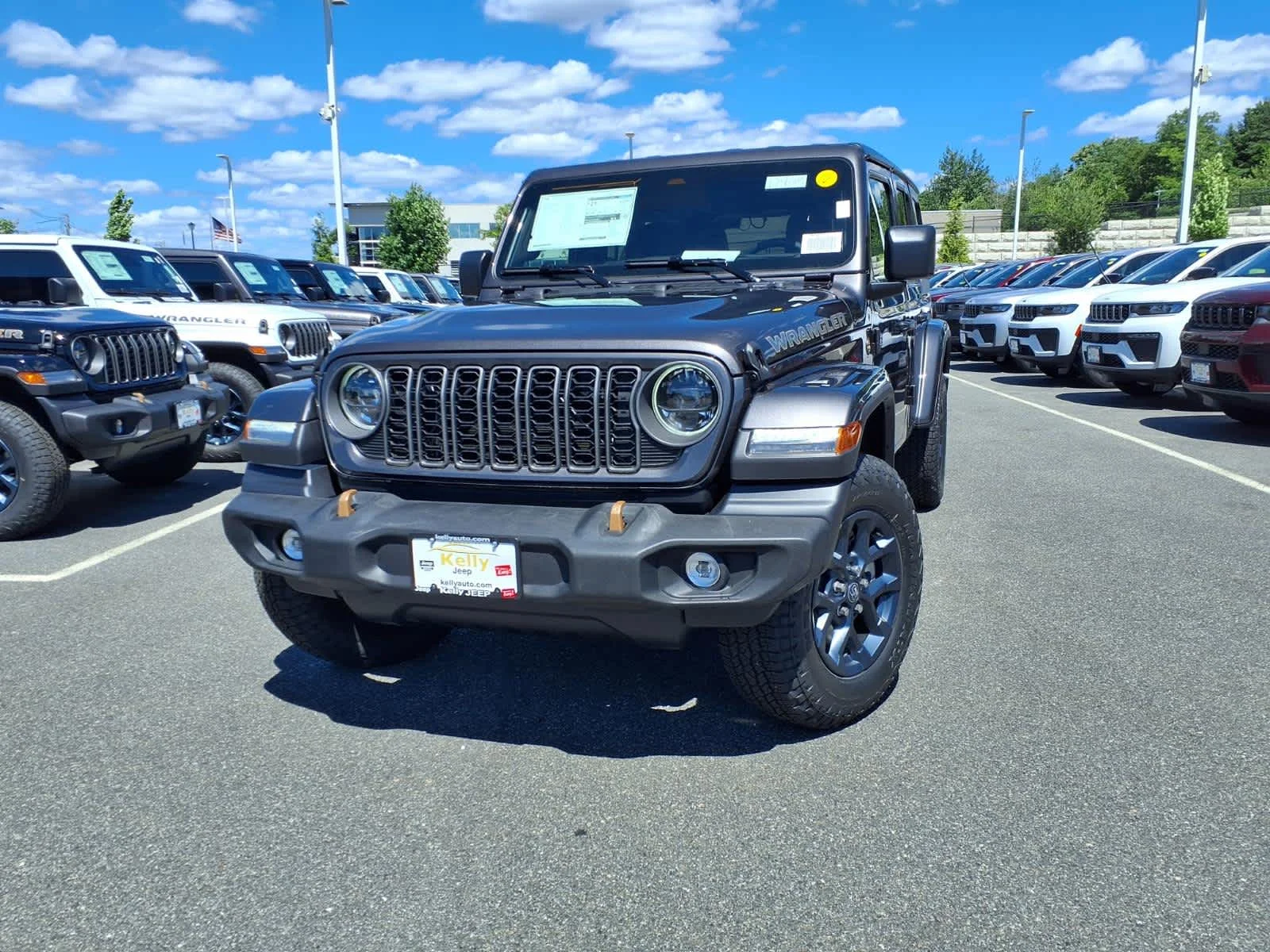 New 2026 Granite Crystal Metallic Clearcoat Jeep 85th Anniversary image 2
