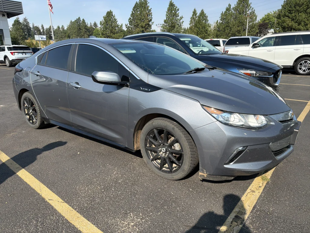 Used 2018 Satin Steel Metallic Chevrolet LT image 5