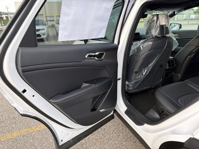 New 2026 Glacial White / Black Roof Kia X-Pro Prestige image 9