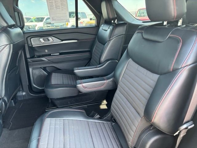 Certified Used 2025 Gray Metallic Ford ST-Line image 17