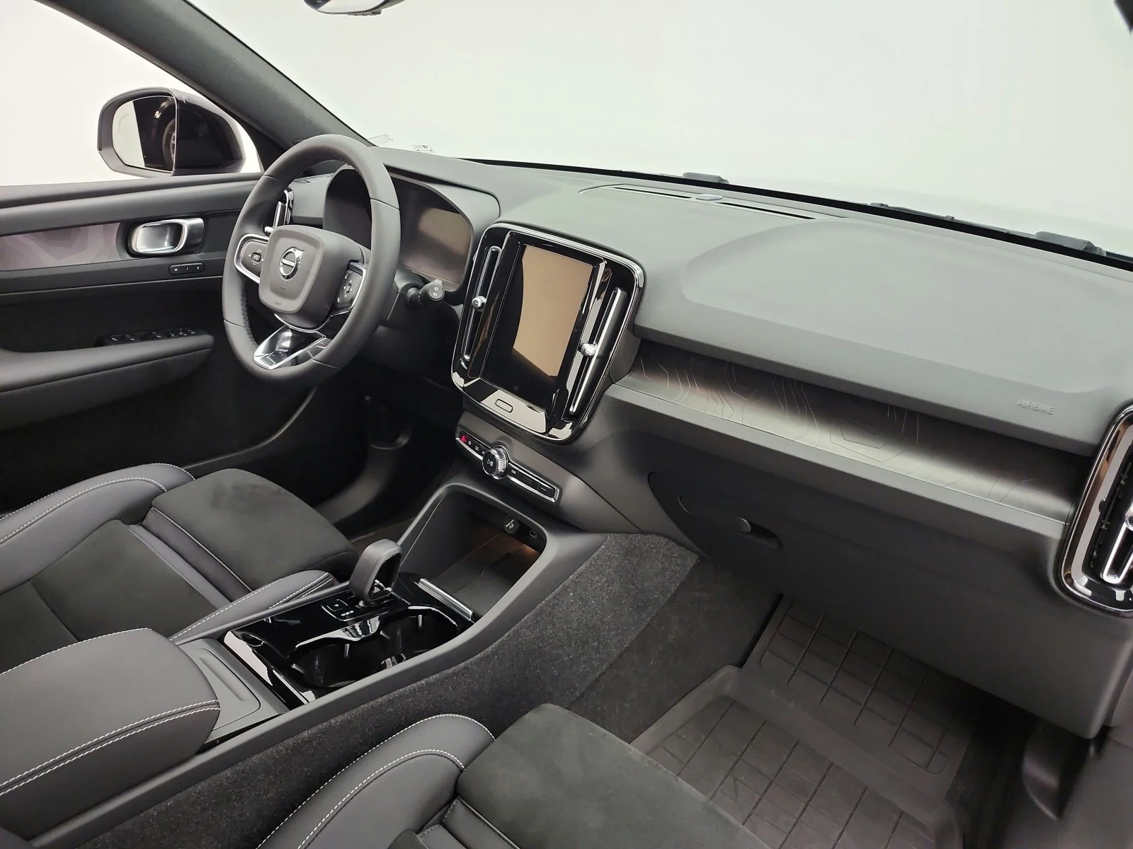 Used 2023 Thunder Grey Metallic Volvo Twin eAWD Plus image 21
