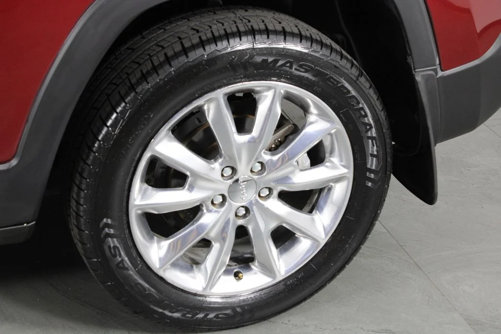 Used 2015 Red Jeep Limited image 12