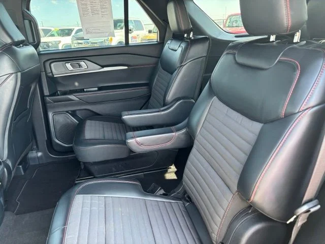Used 2025 Gray Ford ST-Line image 17