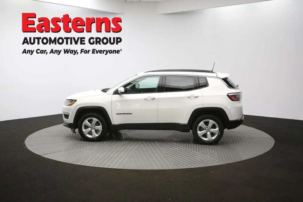 Used 2019 White Jeep Latitude image 60