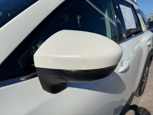 Used 2023 Pearl White Nissan SL image 13