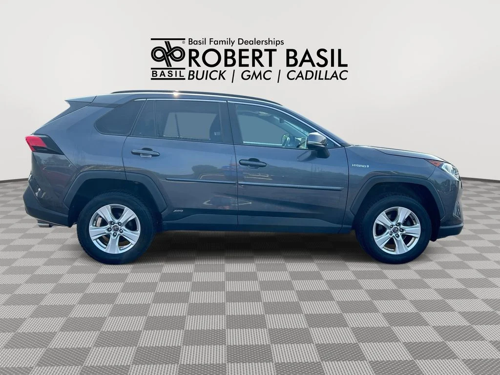 Used 2019 Gray Toyota XLE image 9