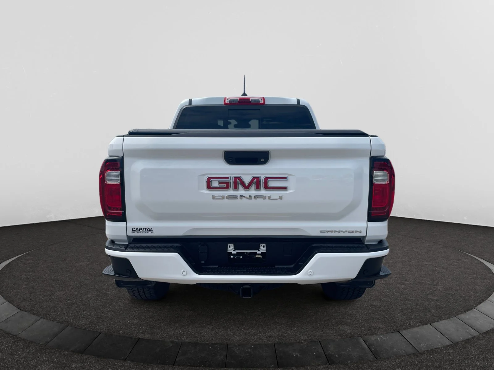 Used 2023 Summit White GMC Denali Crew 4x4 Leather Sunroof Nav image 4