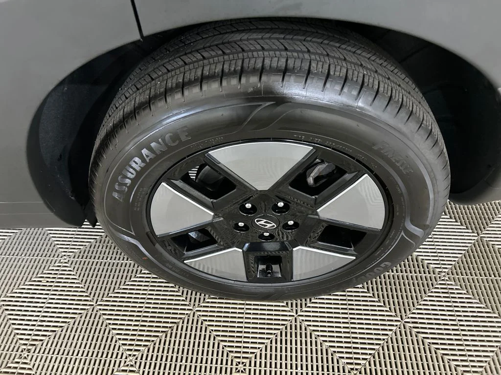Used 2026 Black Hyundai SEL image 10
