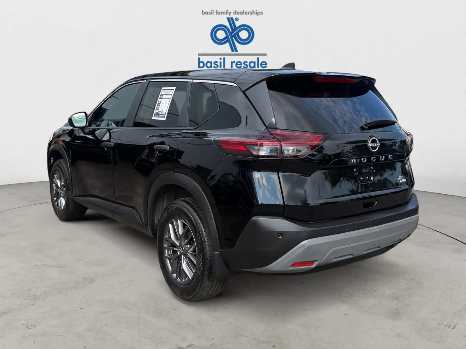 Used 2023 Super Black Nissan S image 4