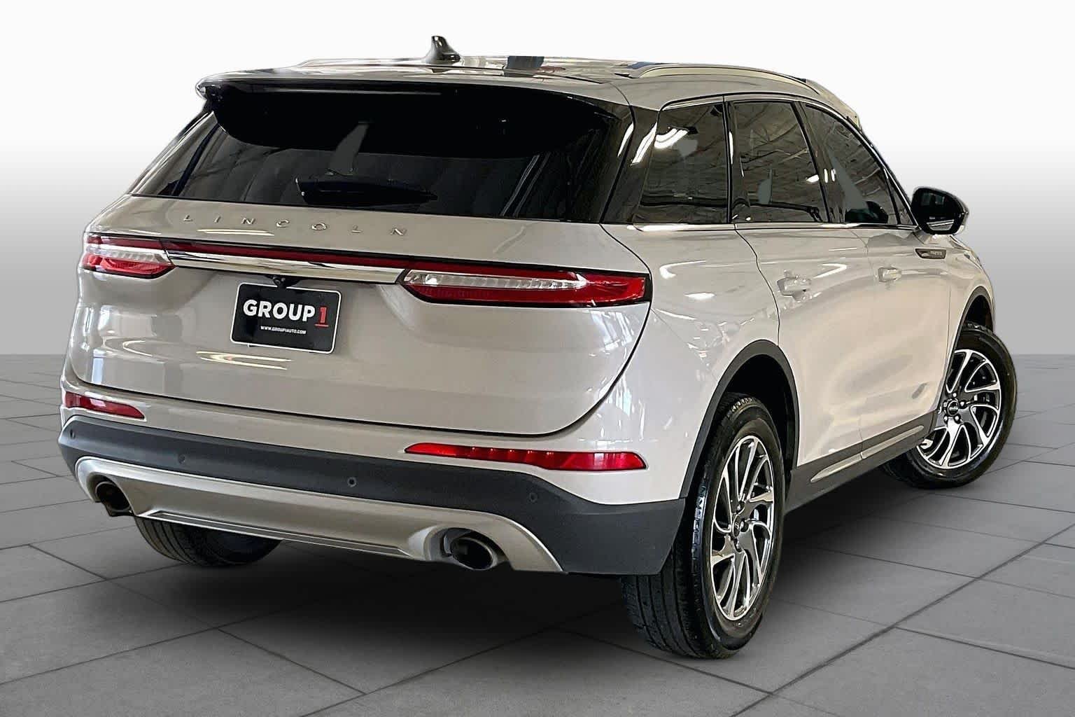 Used 2022 Ceramic Pearl Metallic Tri-Coat Lincoln Standard image 12