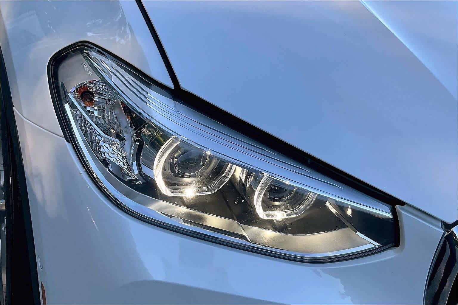 Used 2021 Mineral White Metallic BMW xDrive30e image 26