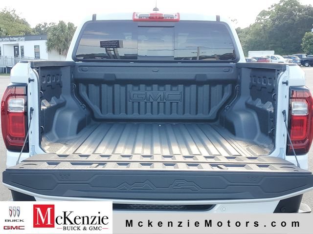 New 2026 Summit White GMC Elevation image 28