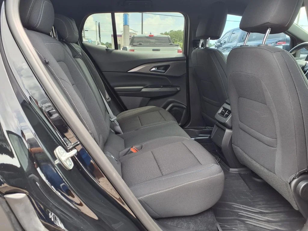 Used 2025 Black Chevrolet LT image 7