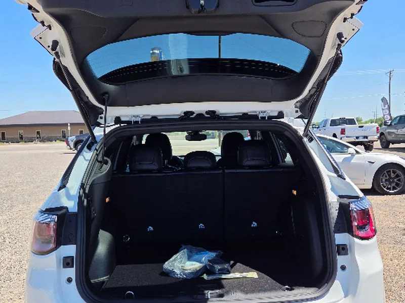 New 2026 Bright White Clear-Coat Exterior Paint Jeep Trailhawk image 32