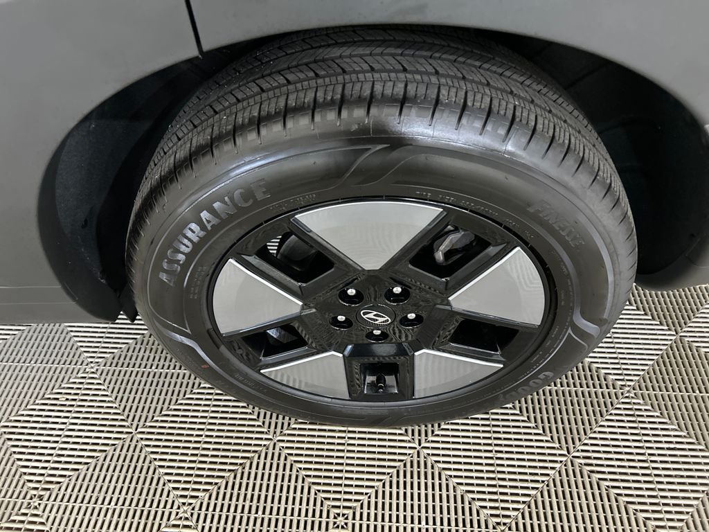 Certified Used 2026 Black Hyundai SEL image 10