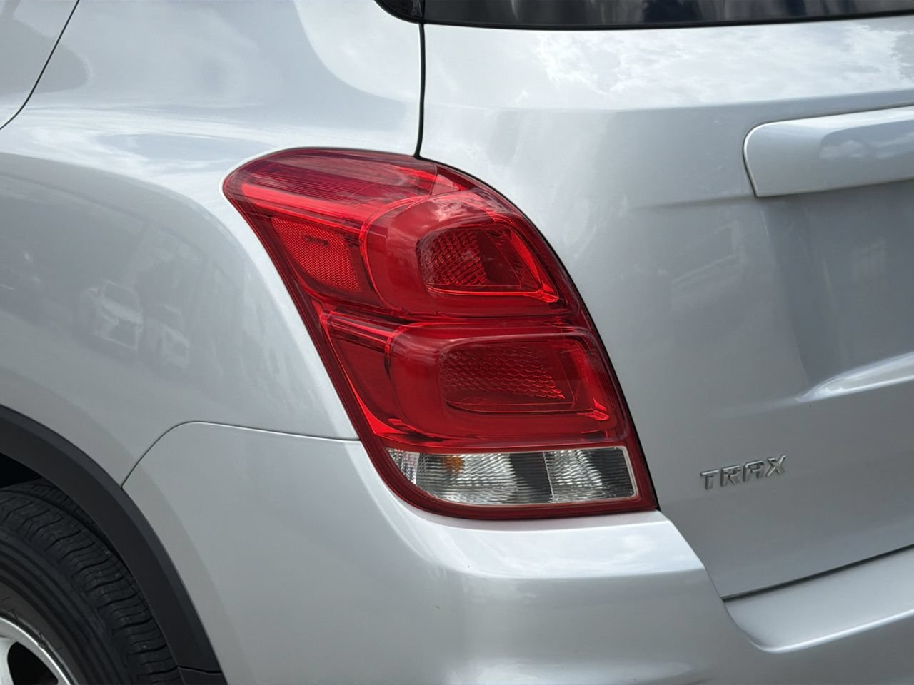 Used 2022 Silver Ice Metallic Chevrolet LT image 7