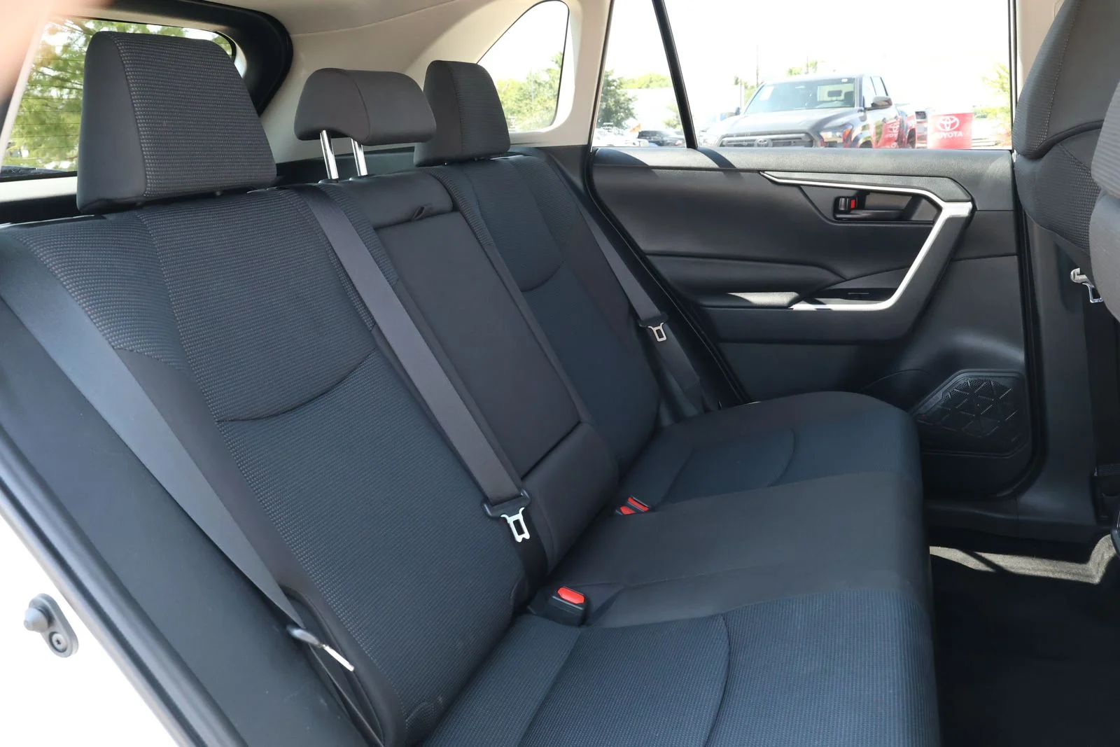 Used 2025 White Toyota LE image 31