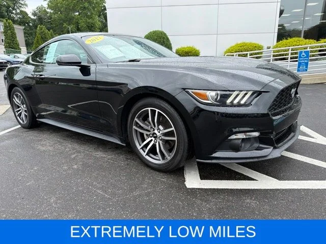 2017 Ford Mustang EcoBoost Coupe Premium's photo