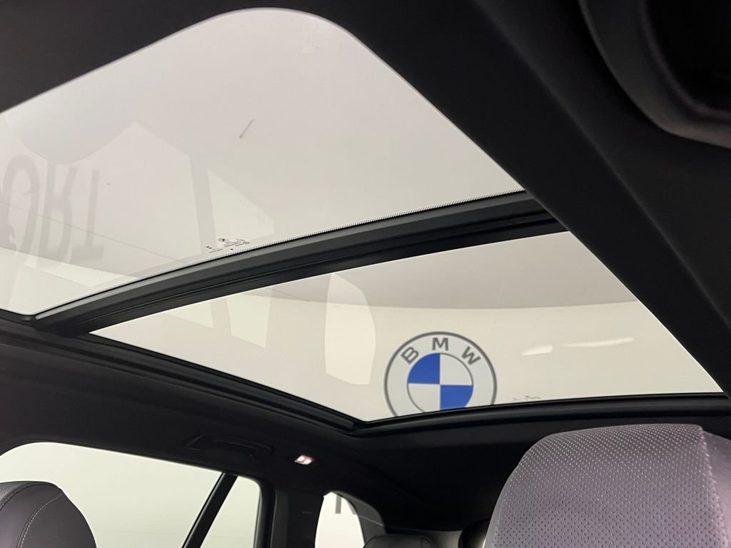 Used 2025 White BMW xDrive40i image 30