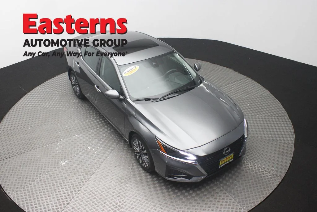 Used 2023 Gray Nissan 2.5 SV image 3